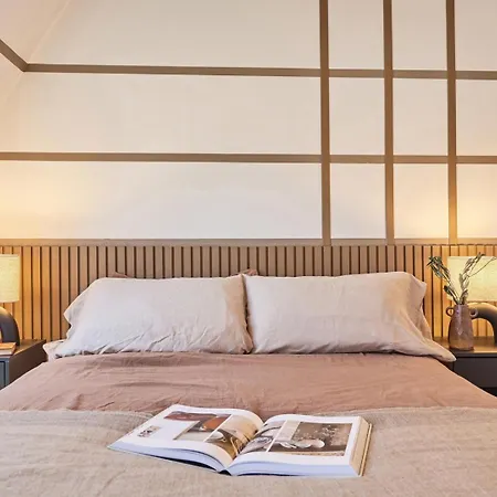 Juria - 3 à Ternes Parigi